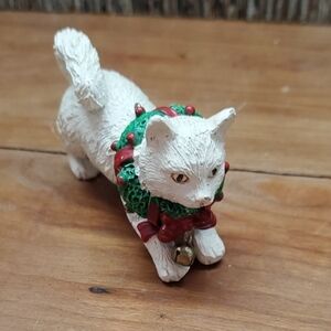 White Kitty Christmas Wreath Holiday Cat Kitten Ornamen